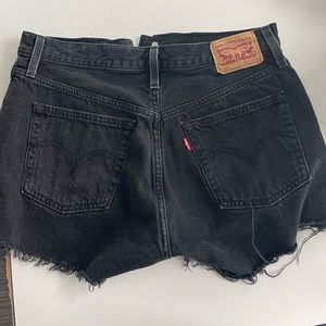 Size 28 Levi’s 501